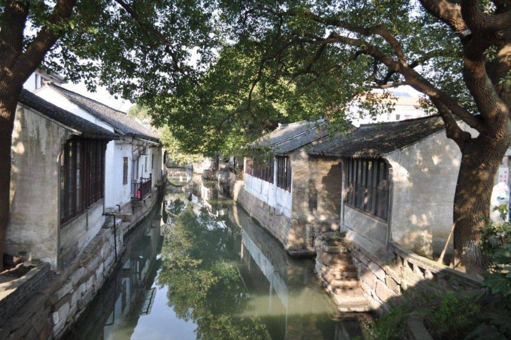 【步伐·新春走基层系列报道之一直在路上】满街的年画儿春联,书院门的年味“看得见”